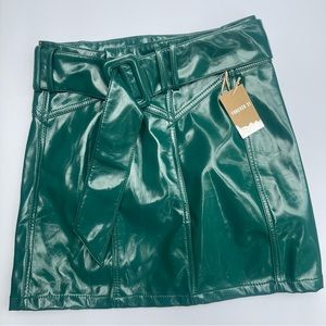 Forever 21 NWT Green pleather mini skirt with belt